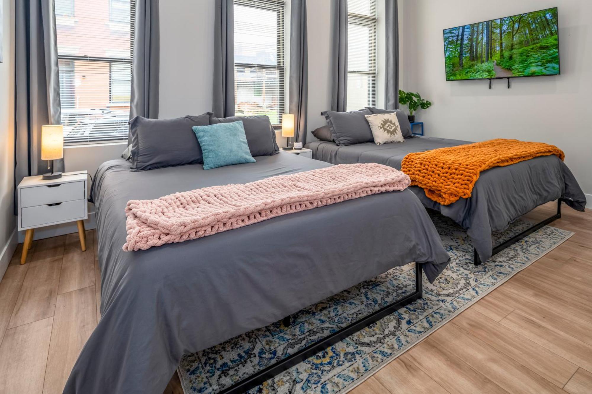 Prime Otr, 3 Lux Queen Beds, Two 55In Tvs, Steps To Tql, Findlay Market, Light Rail, Fast Wifi Cincinnati Eksteriør bilde