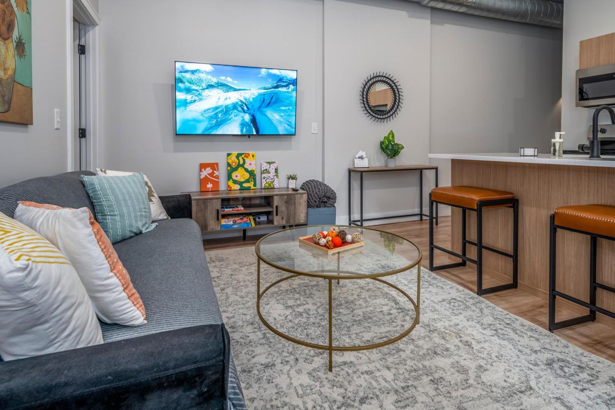 Prime Otr, 3 Lux Queen Beds, Two 55In Tvs, Steps To Tql, Findlay Market, Light Rail, Fast Wifi Cincinnati Eksteriør bilde