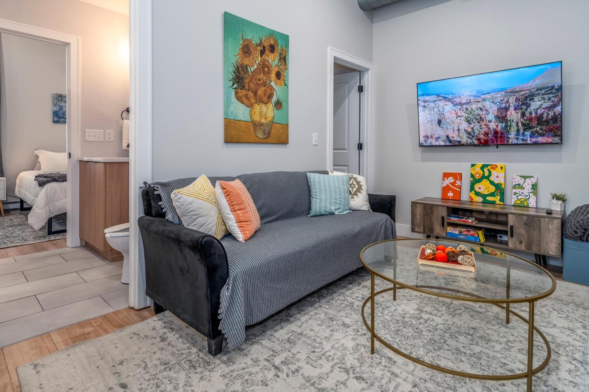 Prime Otr, 3 Lux Queen Beds, Two 55In Tvs, Steps To Tql, Findlay Market, Light Rail, Fast Wifi Cincinnati Eksteriør bilde