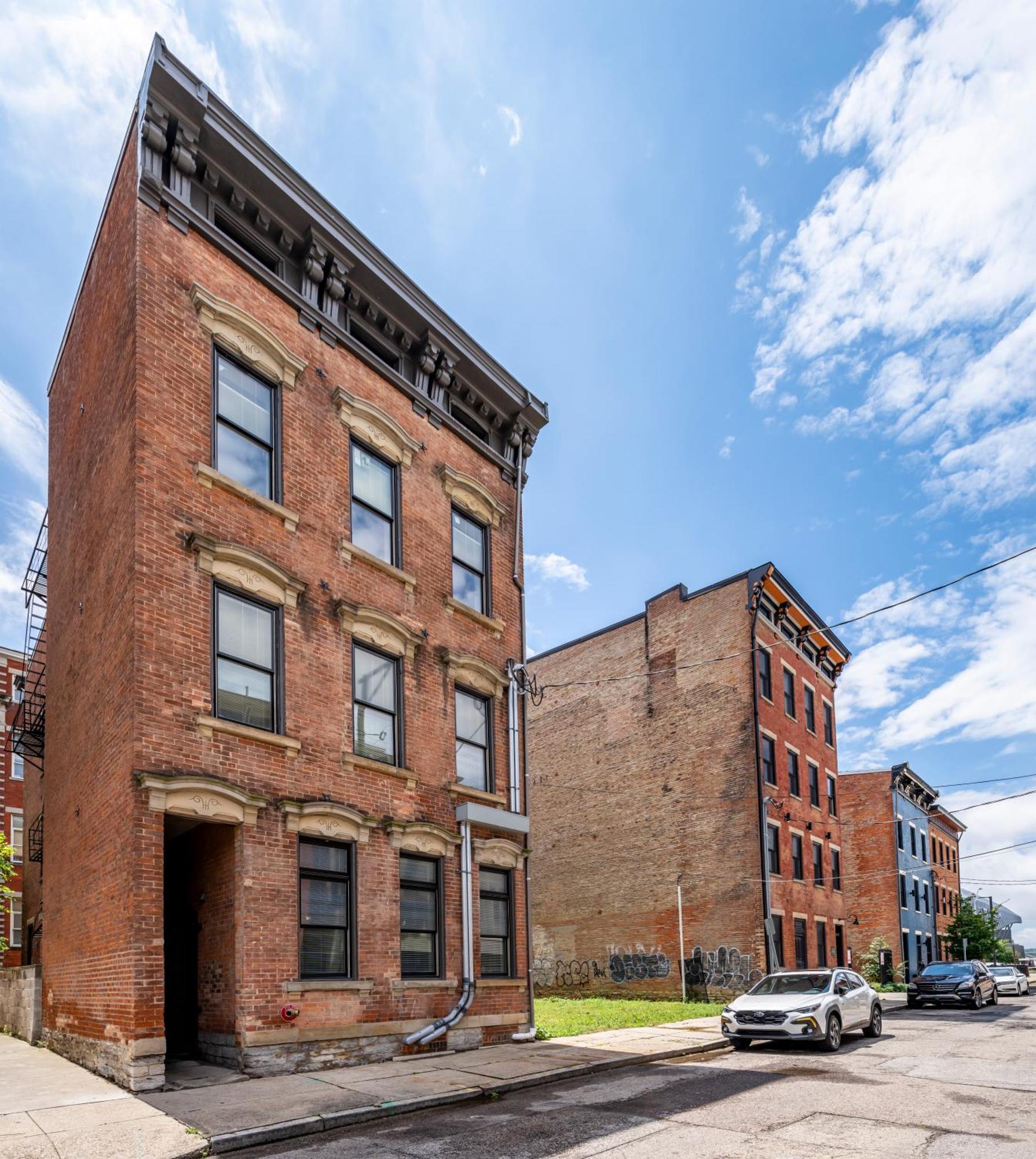Prime Otr, 3 Lux Queen Beds, Two 55In Tvs, Steps To Tql, Findlay Market, Light Rail, Fast Wifi Cincinnati Eksteriør bilde